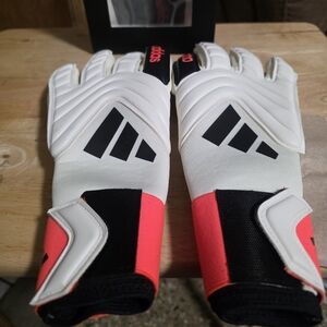 NEW Adidas COPA GL LGE IQ4011 SOCCER GLOVES